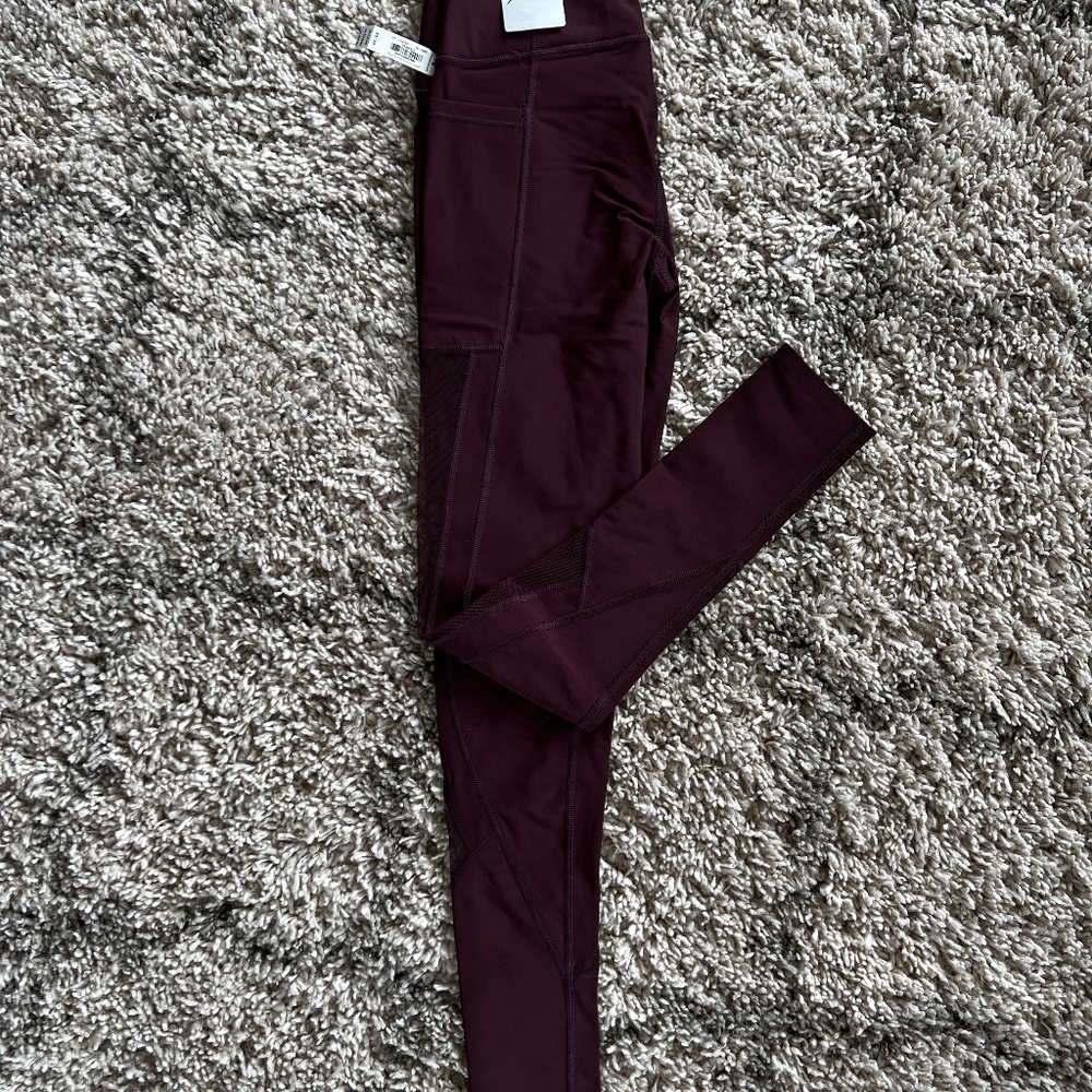 Victoria Sport maroon leggings XS
